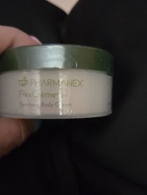 NuSkin FlexCrème Soothing Body Crème - White Jar with Dark Green Lid NWOT